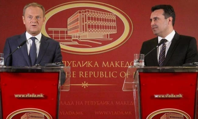 Ο Ντόναλντ Τουσκ αιφνιδίασε τους…πάντες – Μιλούσε επί 7 λεπτά σε άπταιστα σκοπιανά (βίντεο)